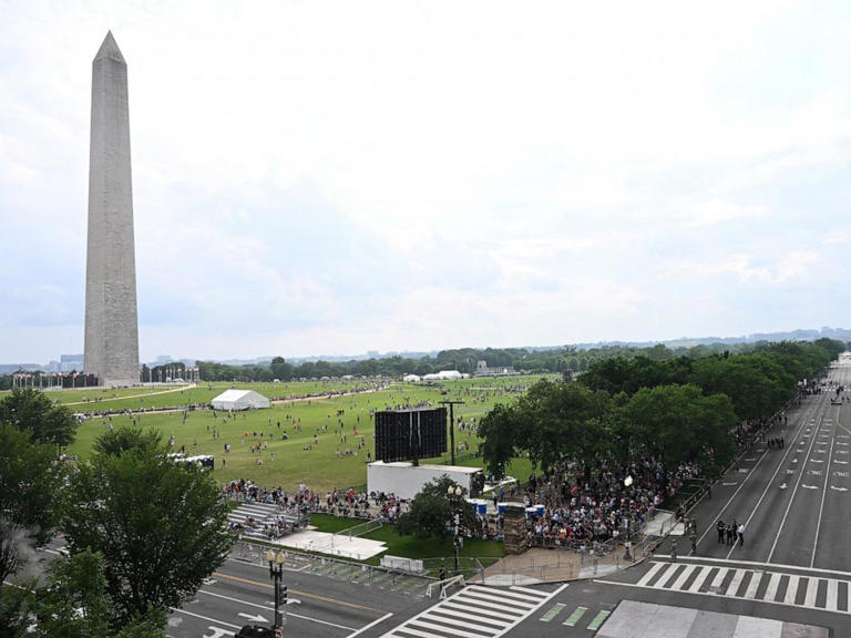 Constitution Avenue, low turnout